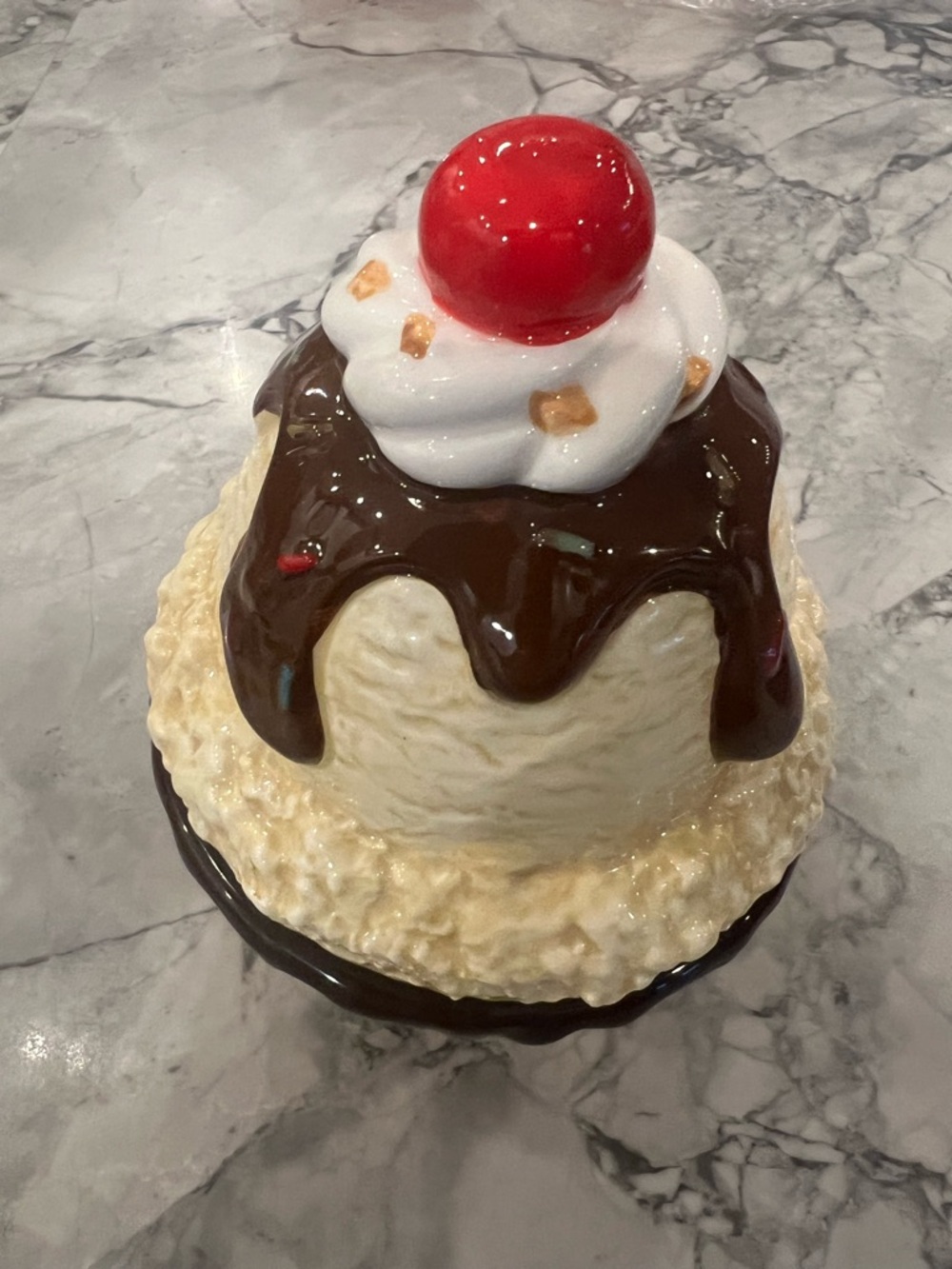 Homeworx by Harry Slatkin Hot Fudge Ice Cream Sundae scented candle